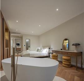 Selection of 5 bedroom seafront villas with pool on Ciovo near Trogir, sleeps 10